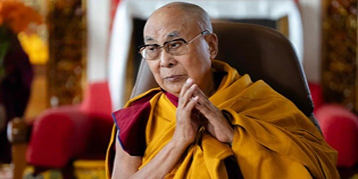 What is the reincarnation system of 'Dalai Lama' in Tibet and the controversy related to it?