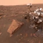 Why might Martian dust pose a health risk to astronauts?