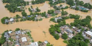 KOSI FLOODS & THE EMBANKMENT PARADOX